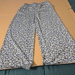 Divided Monochrome Floral Wide-Leg Pants